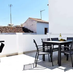 new-townhouse-in-the-heart-of-nerja-with-jacuzzi.1costadelsol.com/